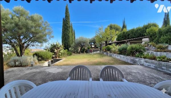 Colline de Pessicart - Villa de 220 m² avec piscine et deux dépendances habitables de 50 m² !