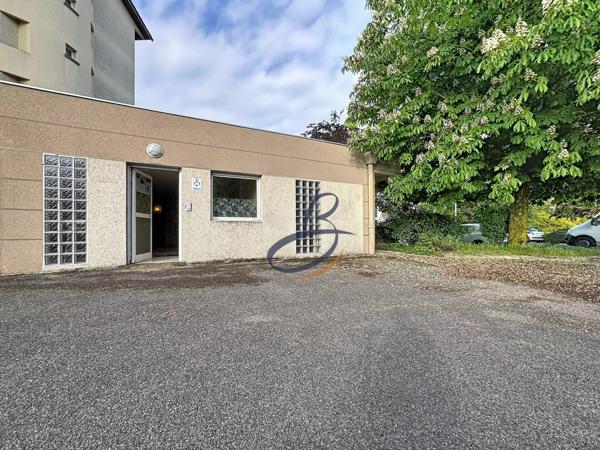 Location Local commercial 1 pièces 128 m2 à Bourgoin-Jallieu