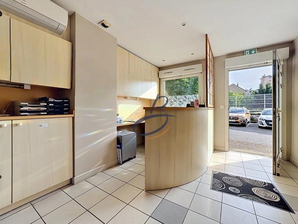Location Local commercial 1 pièces 128 m2 à Bourgoin-Jallieu