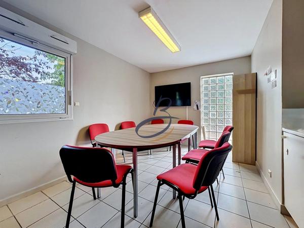 Location Local commercial 1 pièces 128 m2 à Bourgoin-Jallieu