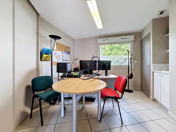 Location Local commercial 1 pièces 128 m2 à Bourgoin-Jallieu