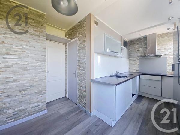 Appartement T3 à vendre  4 pièces - 71 m 2   REIMS  - 51