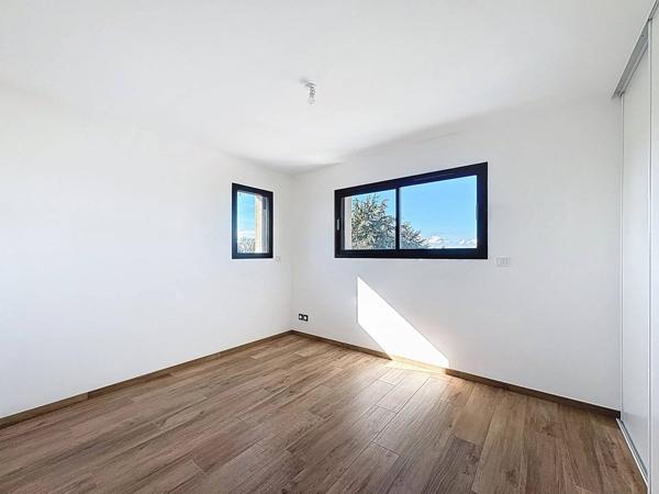 Maison contemporaine avec vue.