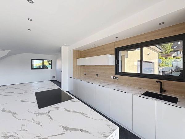 Maison contemporaine avec vue.