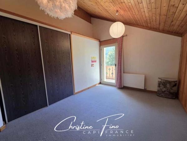 SERRE CHEVALIER- LA SALLE LES ALPES : majestueuse maison avec piscine