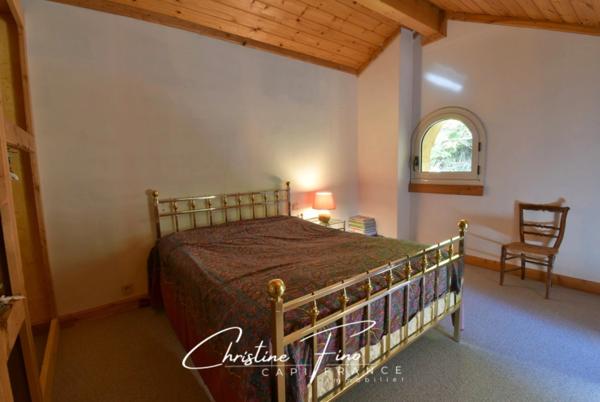 SERRE CHEVALIER- LA SALLE LES ALPES : majestueuse maison avec piscine