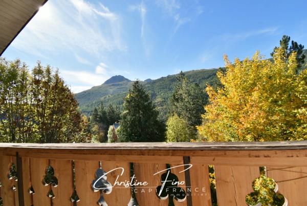 SERRE CHEVALIER- LA SALLE LES ALPES : majestueuse maison avec piscine