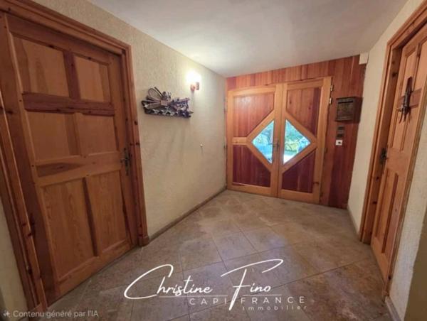 SERRE CHEVALIER- LA SALLE LES ALPES : majestueuse maison avec piscine