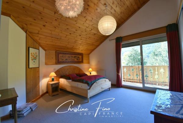 SERRE CHEVALIER- LA SALLE LES ALPES : majestueuse maison avec piscine