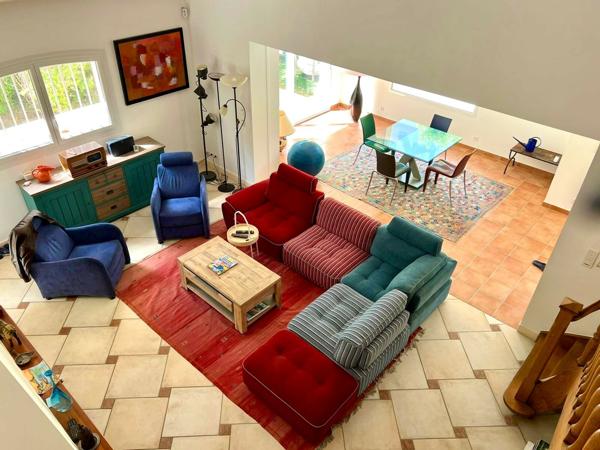 Saint-Aygulf-Côte d'Azur -propriété de caractère avec piscine à 100m de la mer !