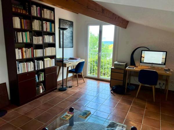 Saint-Aygulf-Côte d'Azur -propriété de caractère avec piscine à 100m de la mer !