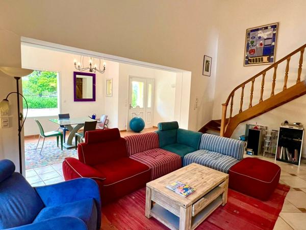 Saint-Aygulf-Côte d'Azur -propriété de caractère avec piscine à 100m de la mer !