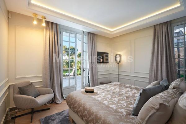 Cap d'Antibes, somptueuse villa Belle époque , vue mer