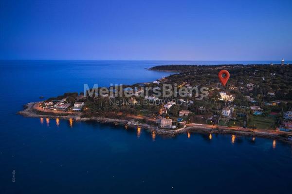 Cap d'Antibes, somptueuse villa Belle époque , vue mer