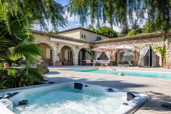 Vente Villa de luxe Peymeinade 10 Pièces 345 m²