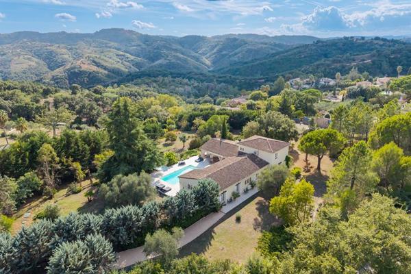 Vente Villa de luxe Peymeinade 10 Pièces 345 m²