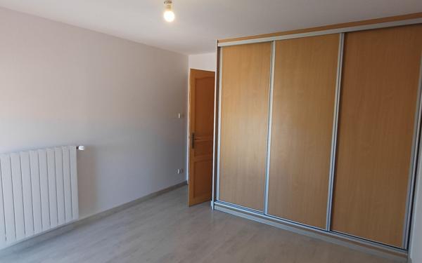 Appartement à louer    4 pièces •  Knutange