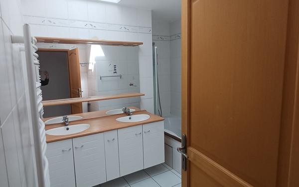 Appartement à louer    4 pièces •  Knutange