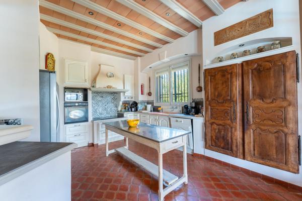 Vente Maison de luxe Saint-Rémy-de-Provence 6 Pièces 200 m²