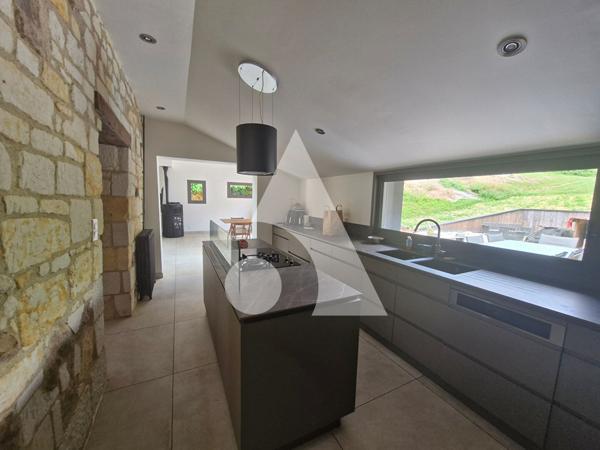 Maison 8 pièces 216 m2
