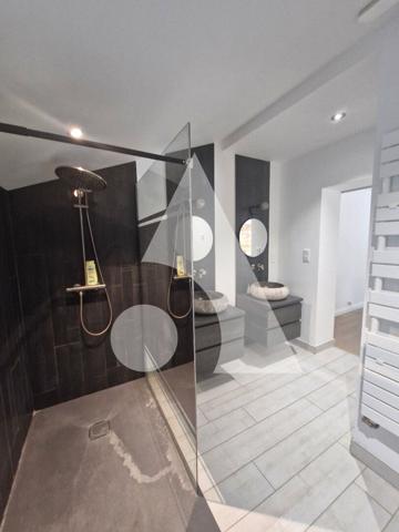 Maison 8 pièces 216 m2