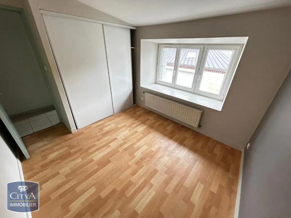 Appartement à louer 3 pièces 51.89m² Cholet (49300)