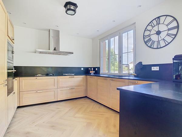 Maison 9 pièces 212 m2