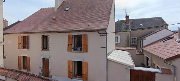 LE VEURDRE - MAISON DE BOURG 180 M2, STUDIO, TERRAIN + GARAGE