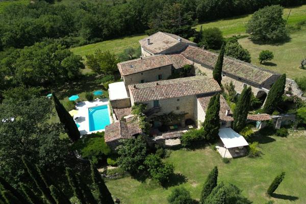 Vente Maison de luxe Barjac 26 Pièces 600 m²