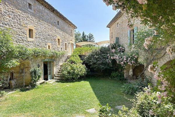 Vente Maison de luxe Barjac 26 Pièces 600 m²
