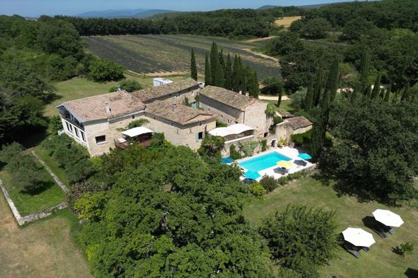 Vente Maison de luxe Barjac 26 Pièces 600 m²