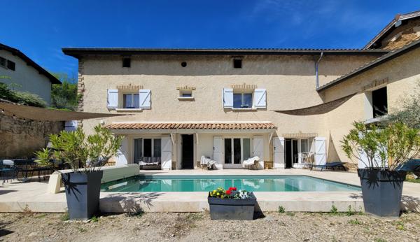 Corps de Ferme rénové T7_ 220m²_Piscine-_Terrain 1000m²