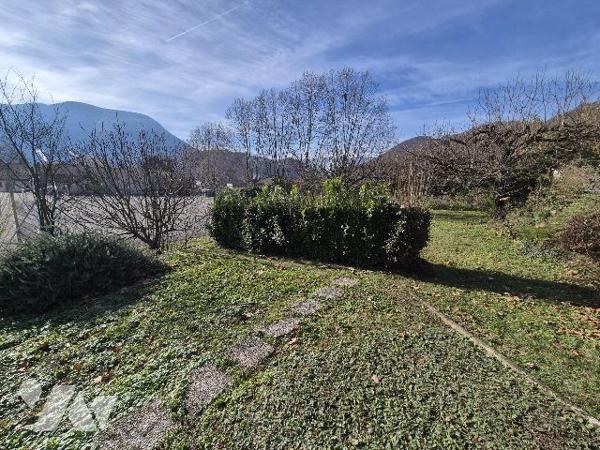 Maison de Plain Pied 96m2 avec cave et garage.