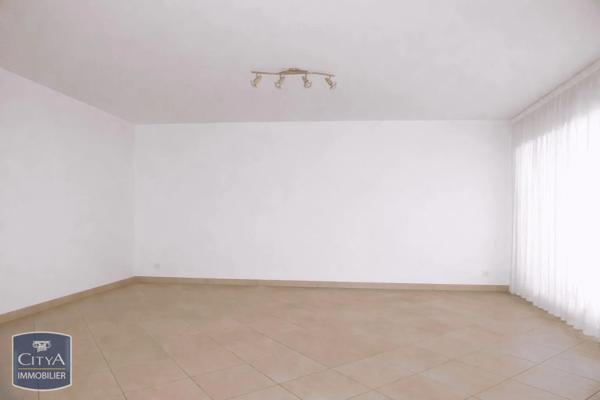 Appartement à louer 3 pièces 75.86m² Orange (84100)