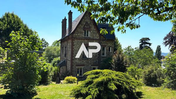 Maison bourgeoise 7 pièce(s) 190 m2 780 000 € - Référence  1652