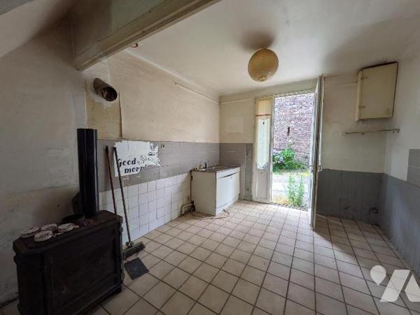 GUICHEN - PONT REAN - Dans le village du Boel , maison de type  3 à rénover, comprenant au rez ...