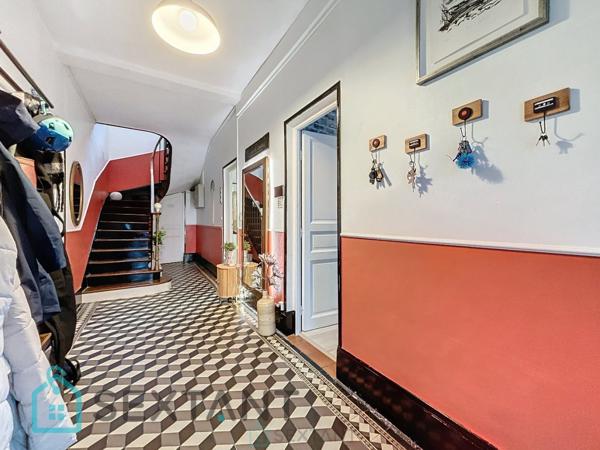 Maison spacieuse avec piscine couverte et chauffée à Franqueville Saint Pierre