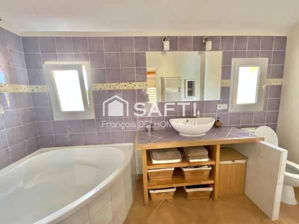 Maison de 141m2, 4 chambres, 1 bureau, garage sur une parcelle de 882m2