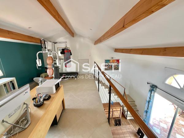 Maison de 141m2, 4 chambres, 1 bureau, garage sur une parcelle de 882m2