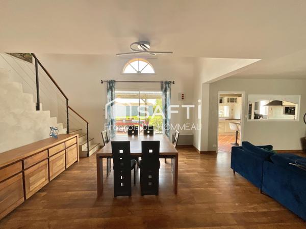 Maison de 141m2, 4 chambres, 1 bureau, garage sur une parcelle de 882m2