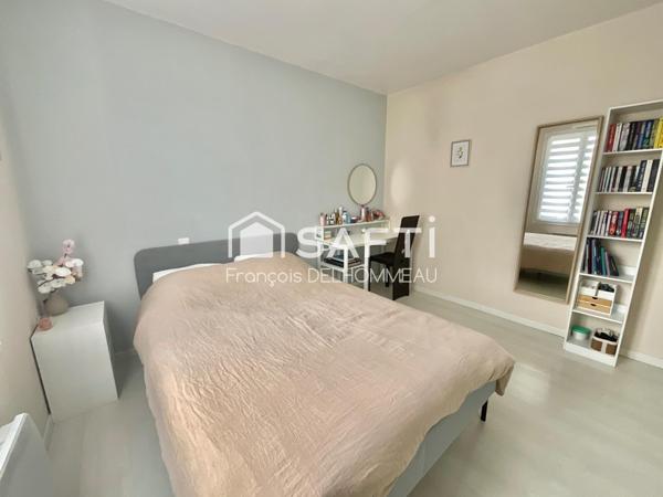 Maison de 141m2, 4 chambres, 1 bureau, garage sur une parcelle de 882m2