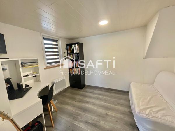 Maison de 141m2, 4 chambres, 1 bureau, garage sur une parcelle de 882m2
