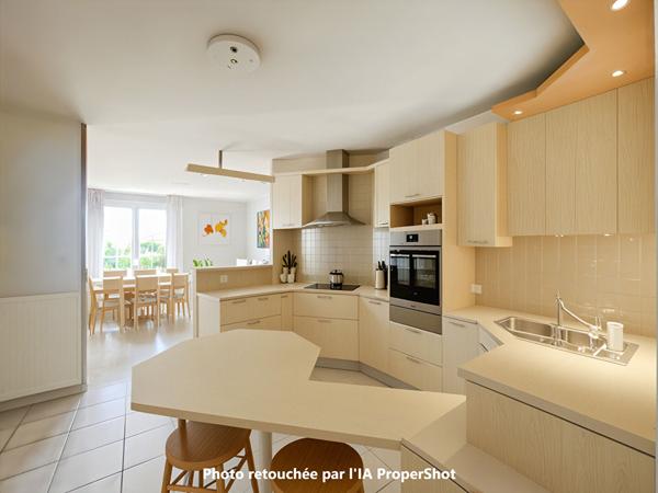 Maison familiale 5 pièces avec grands volumes, environnement verdoyant et terrain de plus de 1 540 m² ? Centre bourg de La Garnache