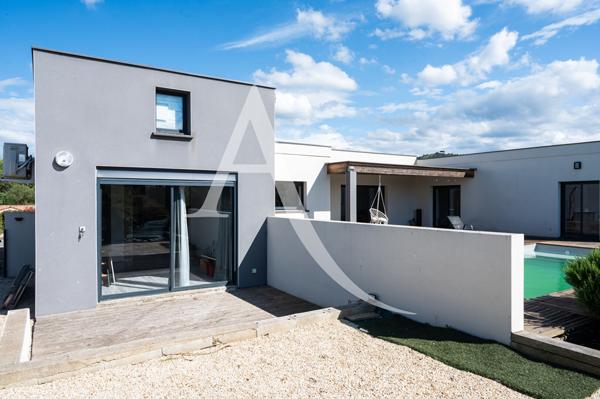 Maison récente avec jardin, piscine et dépendance proche Carcassonne