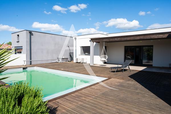 Maison récente avec jardin, piscine et dépendance proche Carcassonne