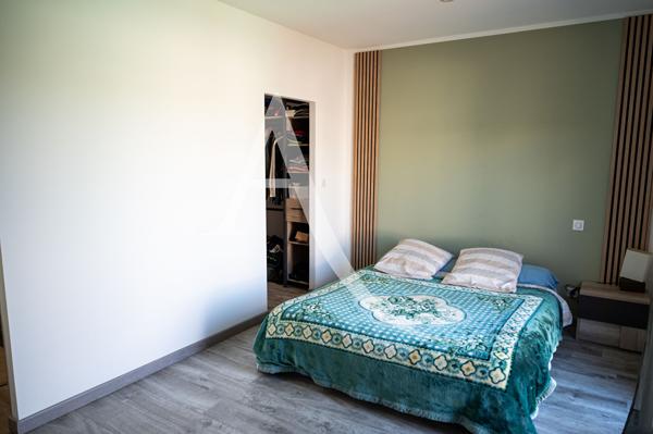 Maison récente avec jardin, piscine et dépendance proche Carcassonne