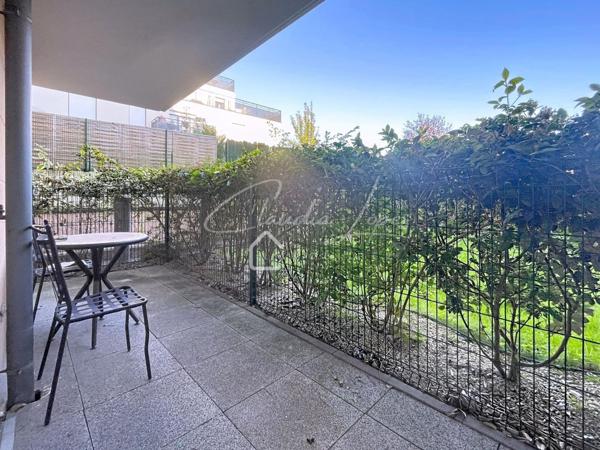 APPARTEMENT 2 PIECES AVEC TERRASSE ET PARKING