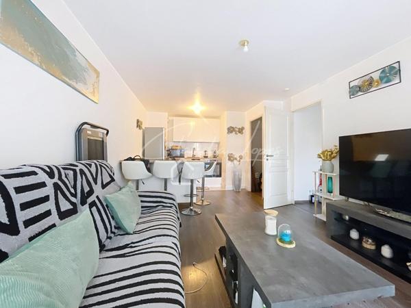 APPARTEMENT 2 PIECES AVEC TERRASSE ET PARKING