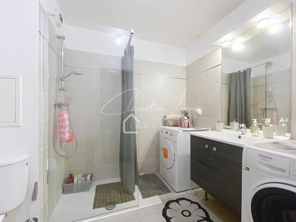 APPARTEMENT 2 PIECES AVEC TERRASSE ET PARKING