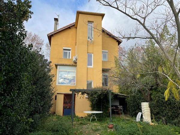 LIMOUX Proche centre ville villa composée de 2 appartements avec jardin